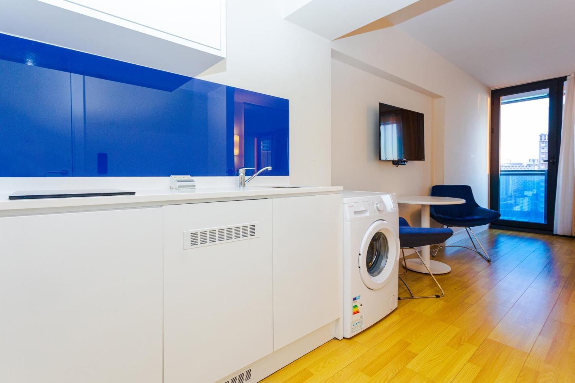 Best Location Apartments In バトゥーミ エクステリア 写真