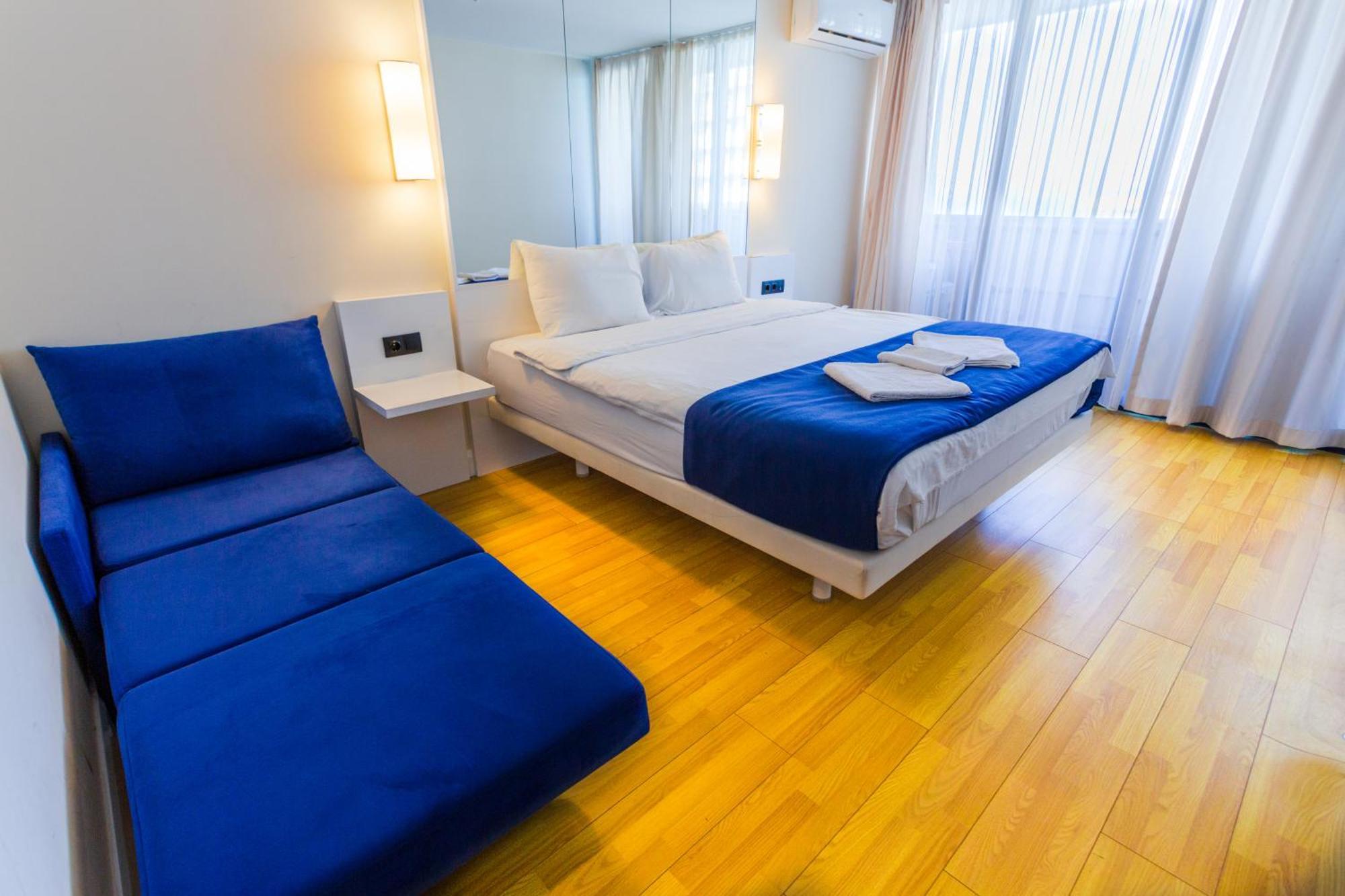 Best Location Apartments In バトゥーミ エクステリア 写真