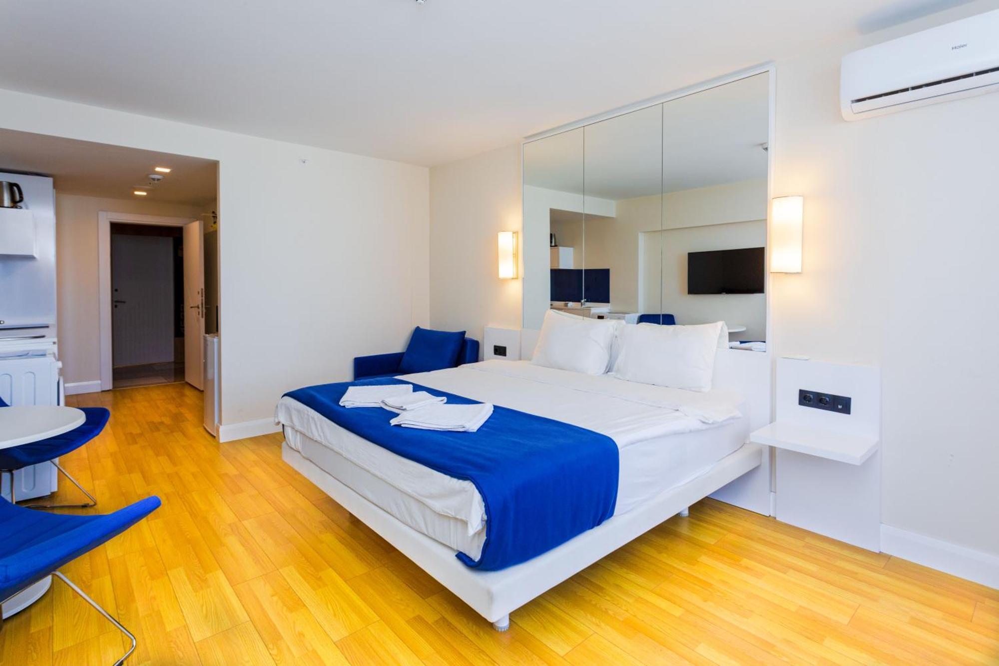 Best Location Apartments In バトゥーミ エクステリア 写真
