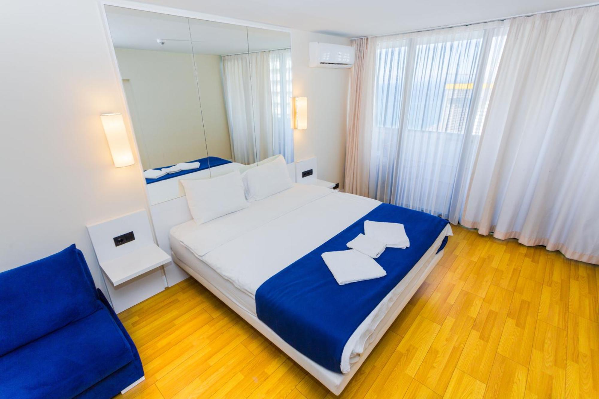 Best Location Apartments In バトゥーミ エクステリア 写真
