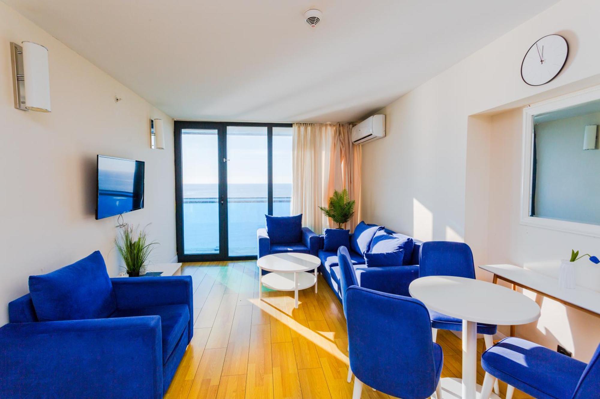 Best Location Apartments In バトゥーミ エクステリア 写真