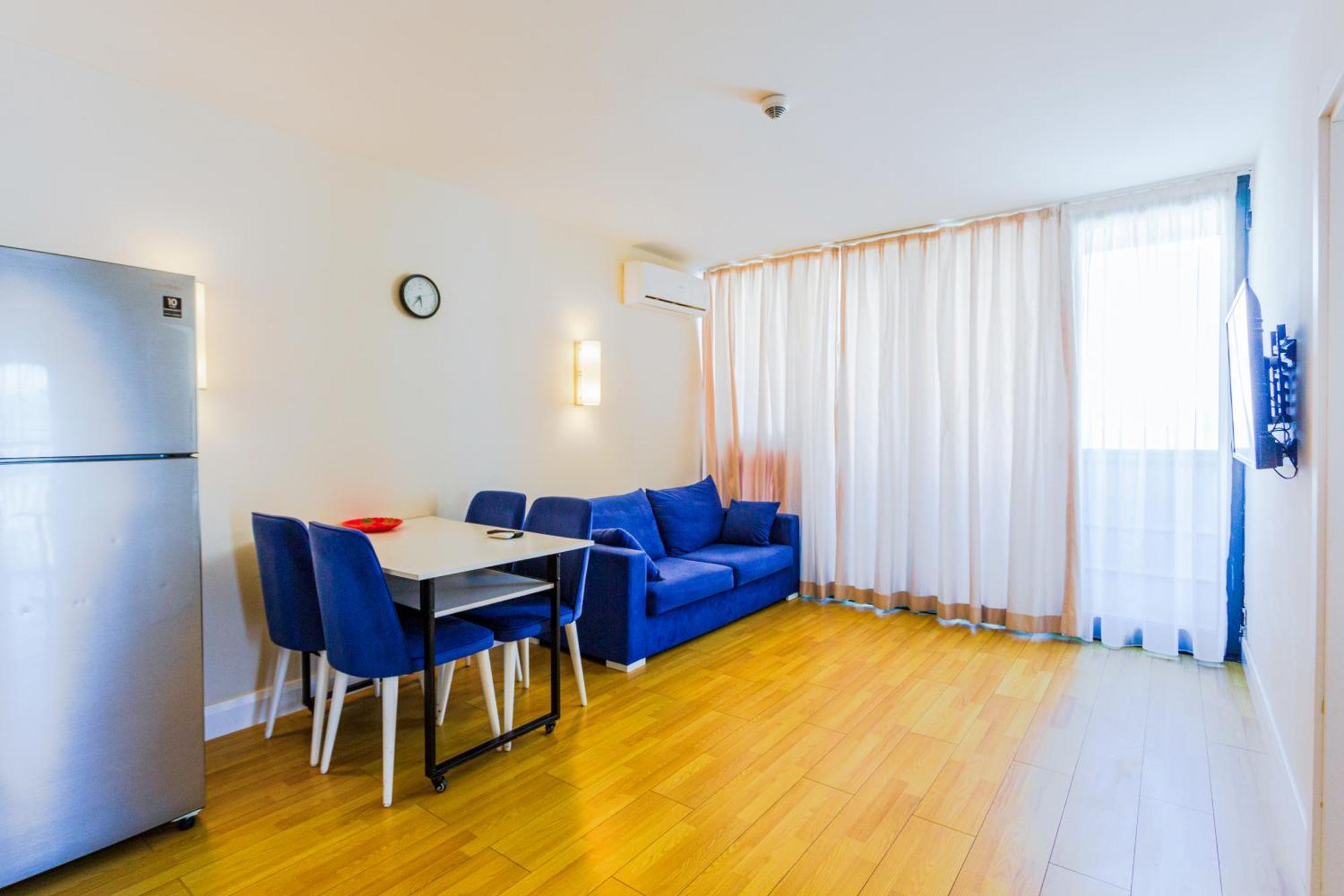 Best Location Apartments In バトゥーミ エクステリア 写真