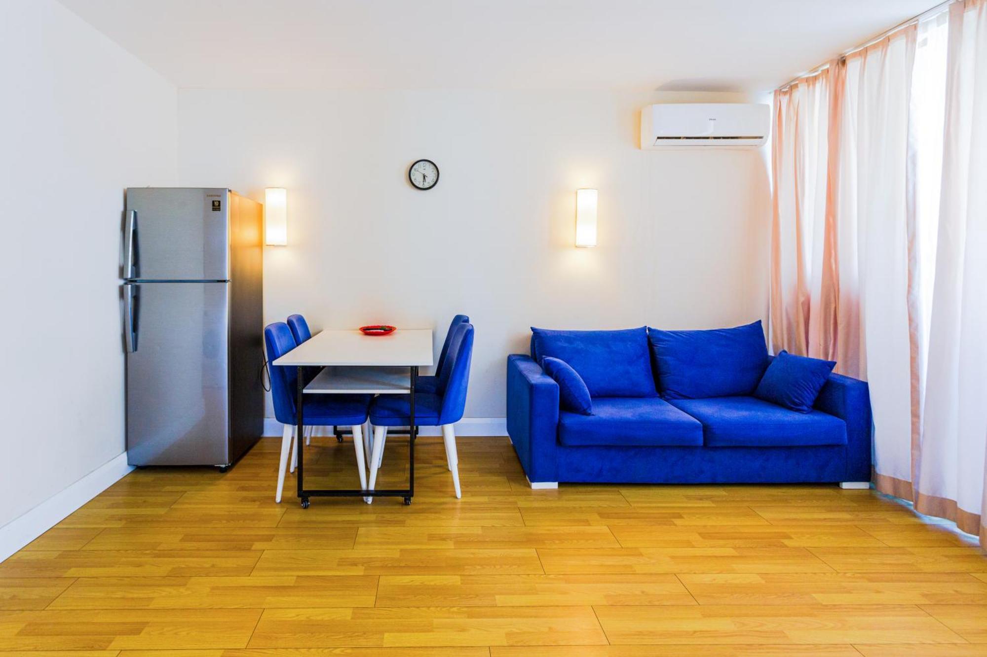 Best Location Apartments In バトゥーミ エクステリア 写真