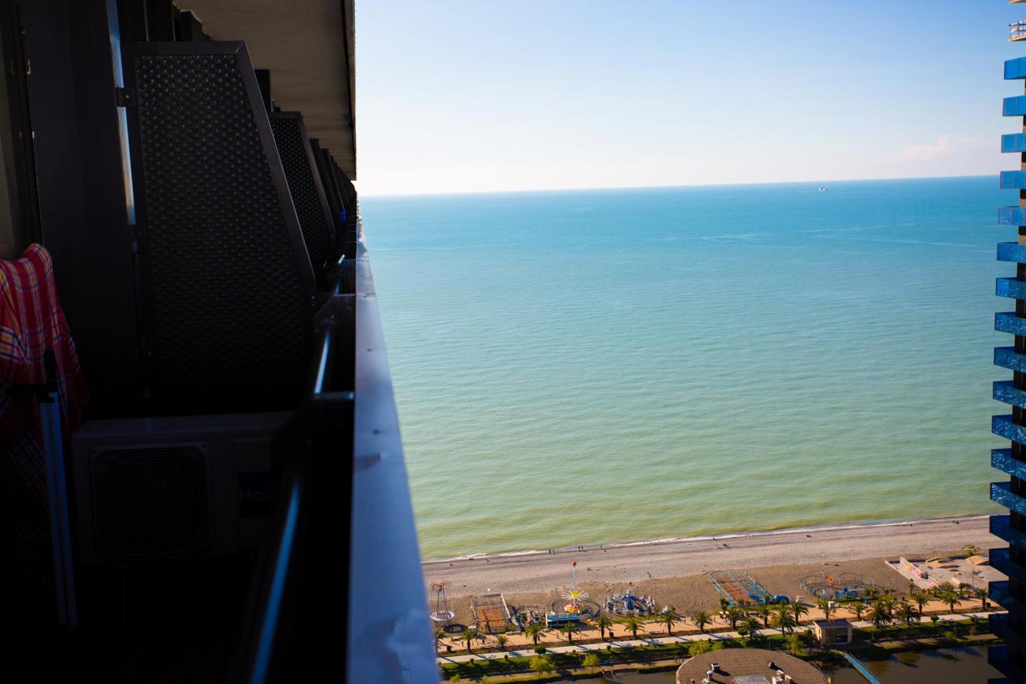 Best Location Apartments In バトゥーミ エクステリア 写真