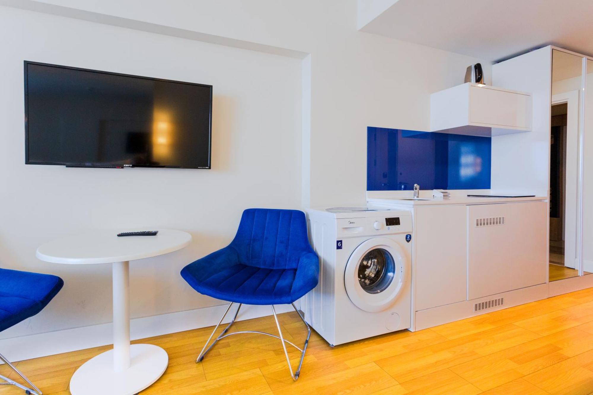 Best Location Apartments In バトゥーミ 部屋 写真